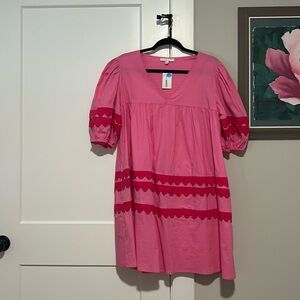 KARLIE pink Solid VNeck Scallop dress. New with tags.